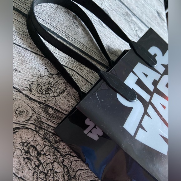 NEW. $3.00 each! Bundle of 4 Star Wars plastic gift/favor bags with handles - Picture 3 of 8